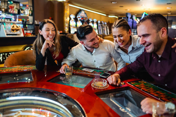 gunung303 app home screen showing sportsbook and casino options